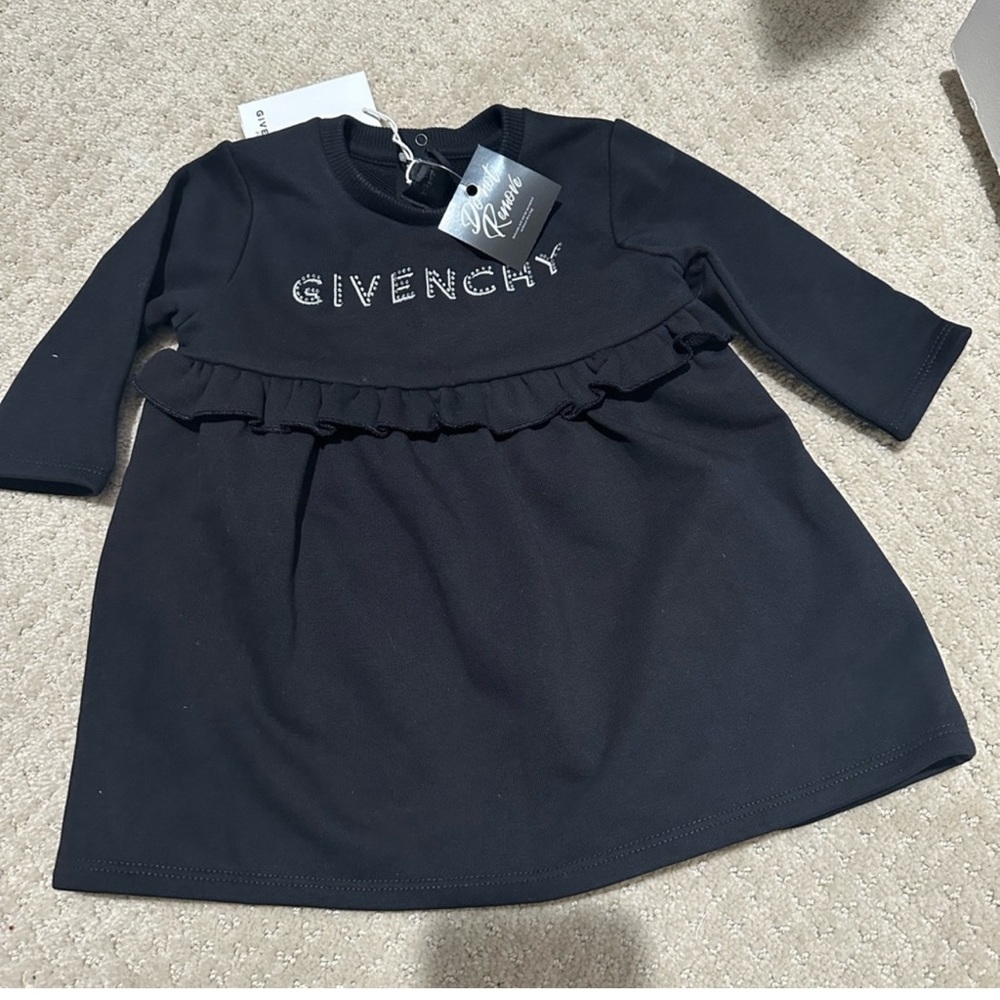 Givenchy (6-9 months baby)